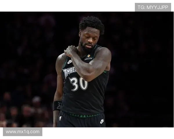 兰德尔全场最高得分22分表现出色16投7中并贡献27分8板7助3断